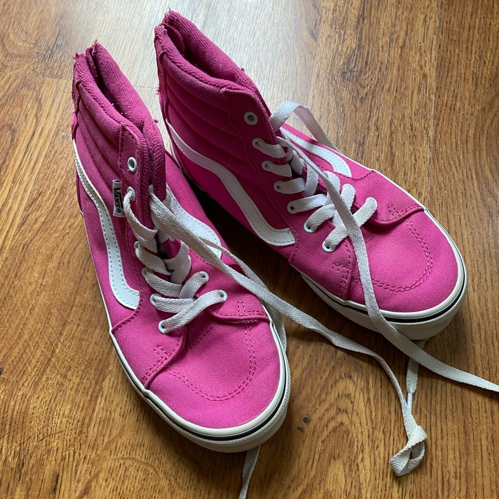 GUC Girl’s Hightop Vans size 2